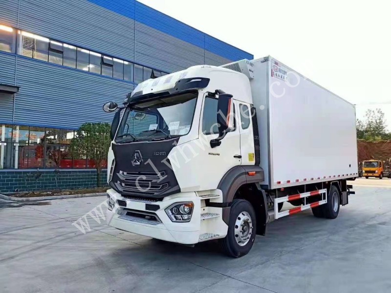 重汽豪瀚6.8米冷藏車(chē) 冷藏車(chē)價(jià)格報(bào)價(jià) 程力冷藏車(chē)廠家